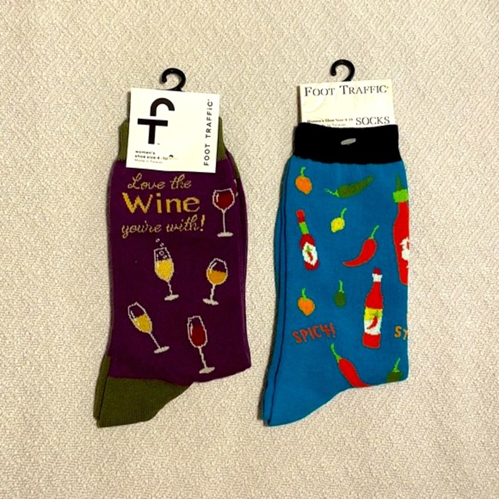 NWT 2 Pair Foot Traffic Wine and Spicy Pepper Socks